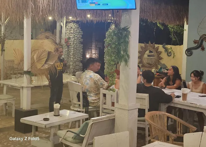 Eleven Penida Sports Bar Hostal Toyapakeh