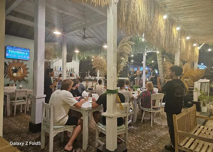 Eleven Penida Sports Bar Hostal